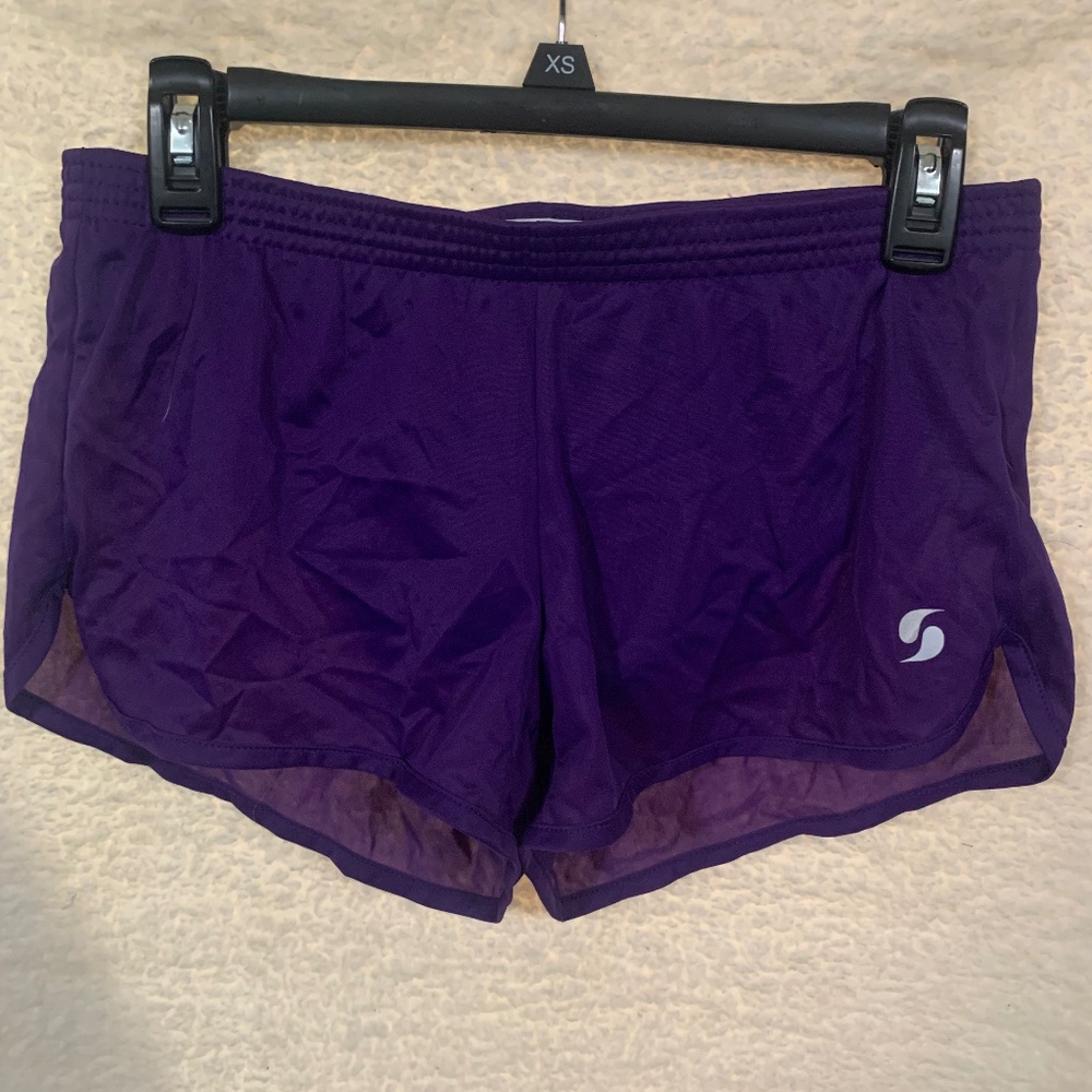 Low rise athletic shorts